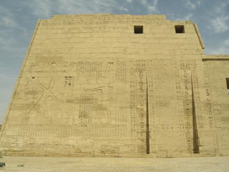 Pîlone principal du teple de Ramsès 3