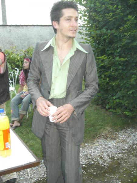 Hugo dans son cost, la classe !